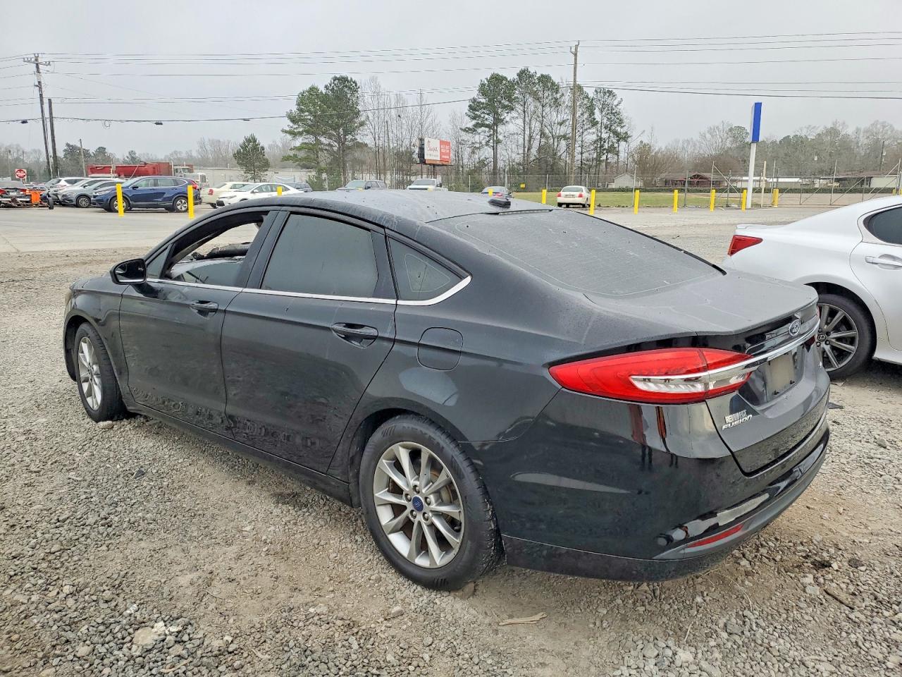 2017 FORD FUSION SE photo 2