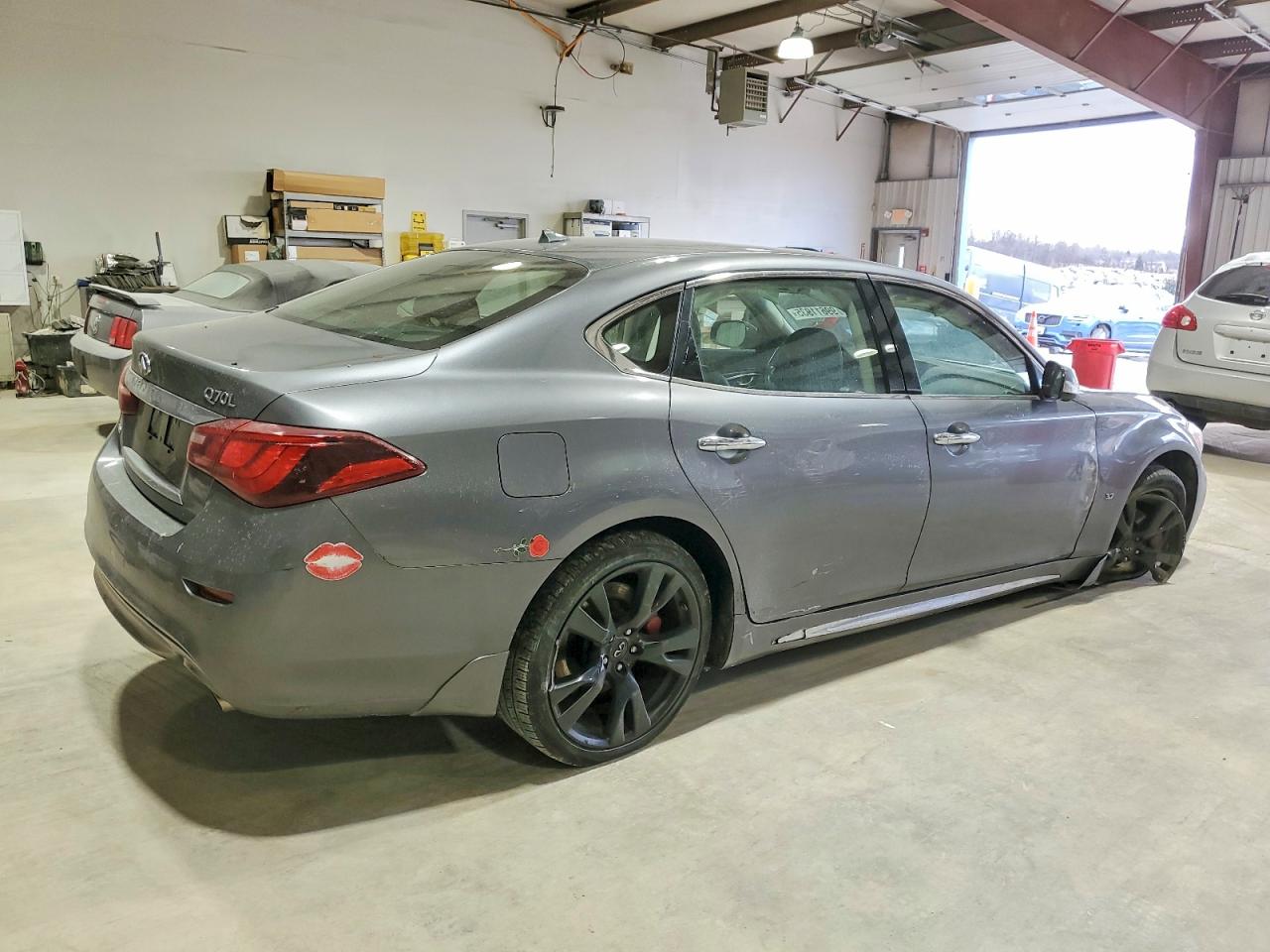2016 INFINITI Q70L 3.7 photo 3