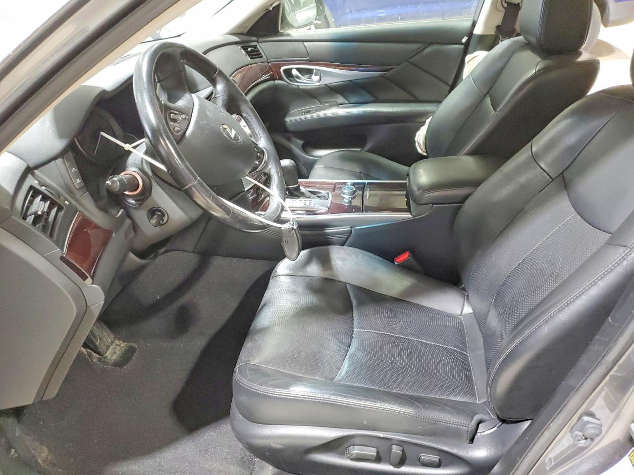 2016 INFINITI Q70L 3.7 photo 7