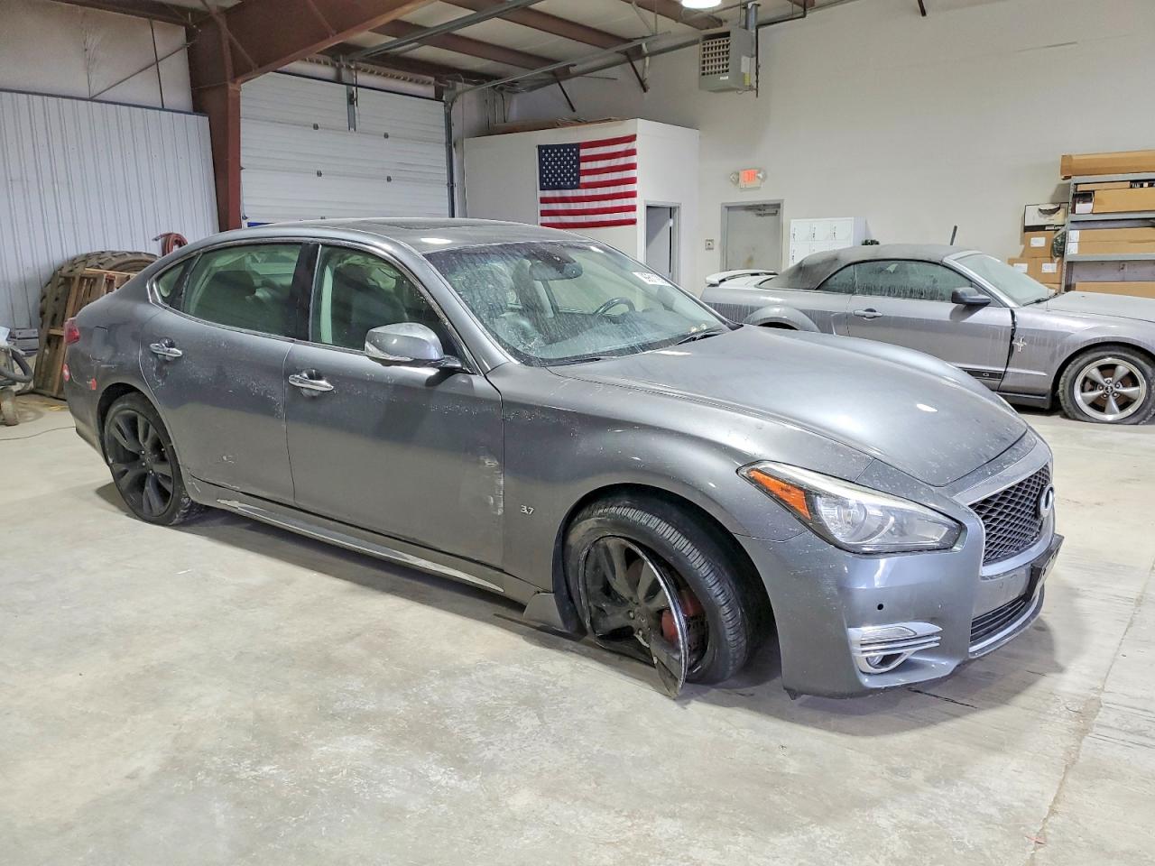 2016 INFINITI Q70L 3.7 photo 4