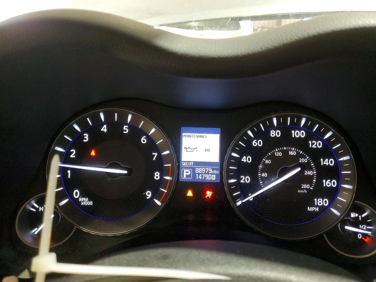 2016 INFINITI Q70L 3.7 photo 9