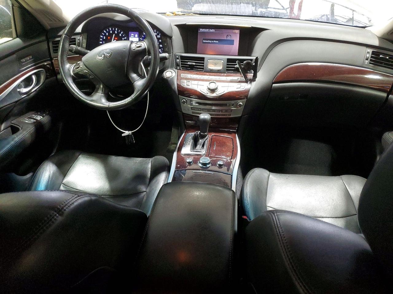 2016 INFINITI Q70L 3.7 photo 8