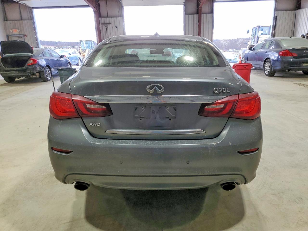 2016 INFINITI Q70L 3.7 photo 6