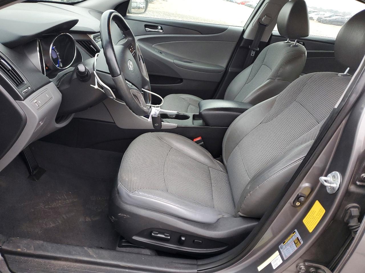 2011 HYUNDAI SONATA SE photo 7
