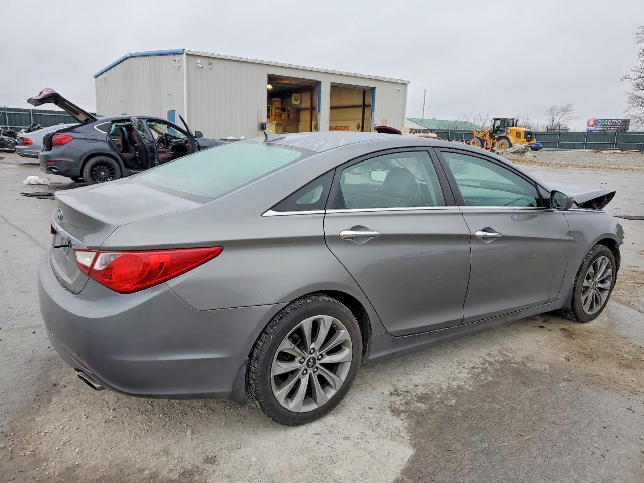 2011 HYUNDAI SONATA SE photo 3