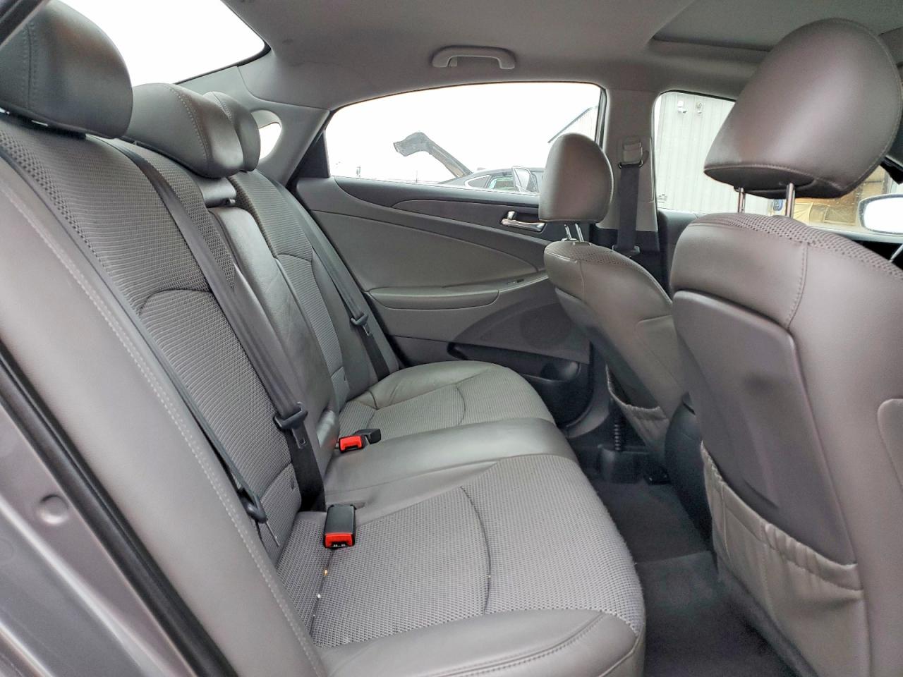 2011 HYUNDAI SONATA SE photo 10