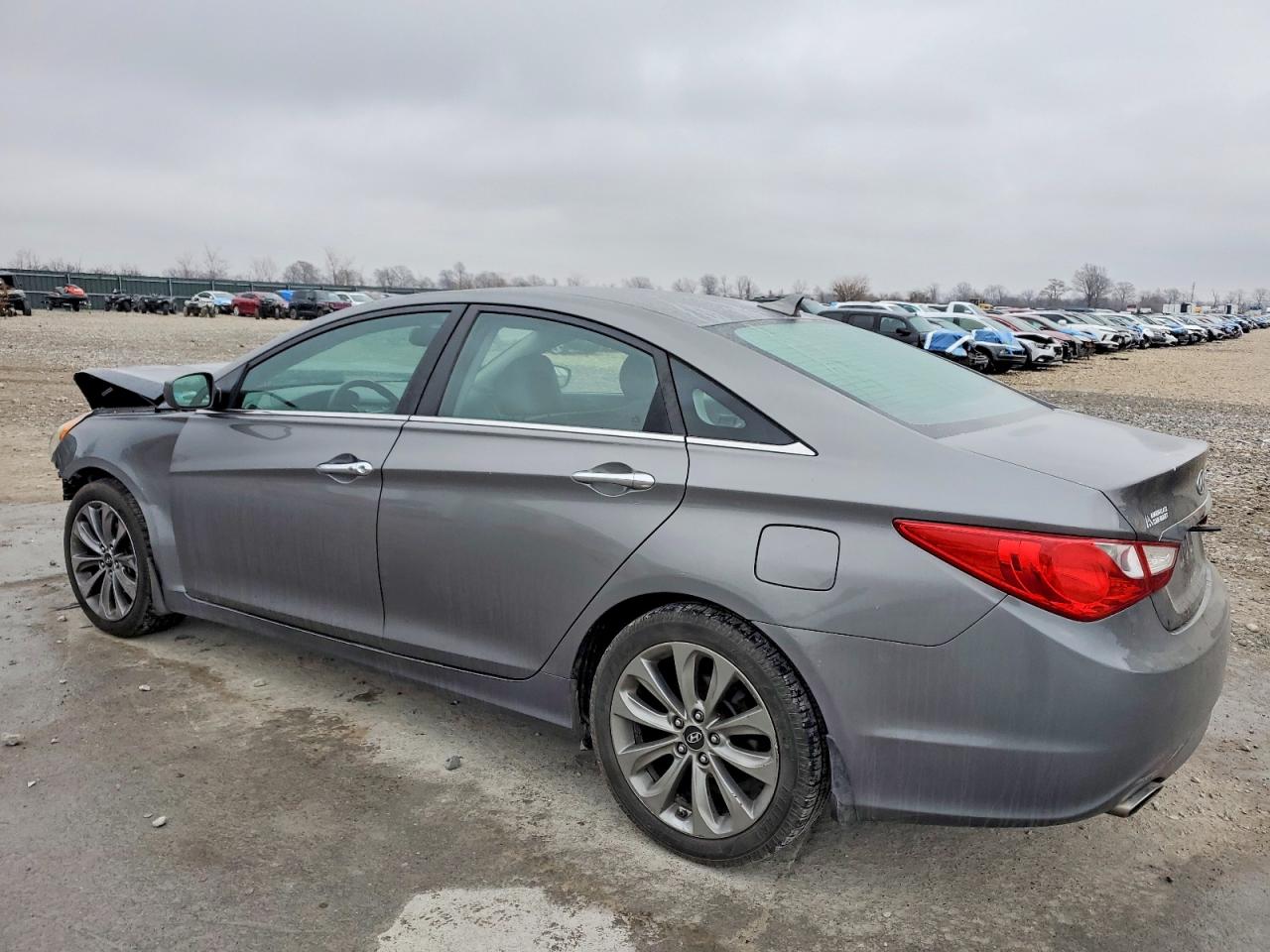 2011 HYUNDAI SONATA SE photo 2