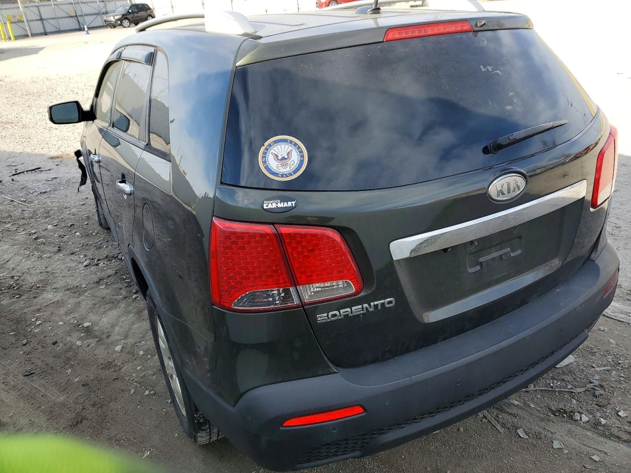2012 KIA SORENTO BASE photo 2