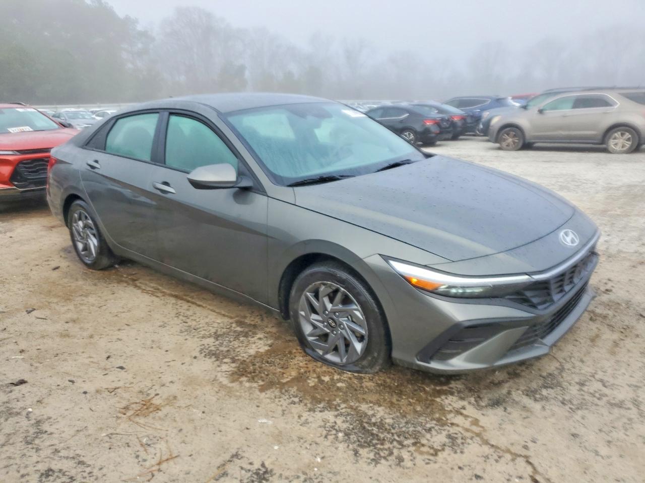2025 HYUNDAI ELANTRA BLUE photo 4