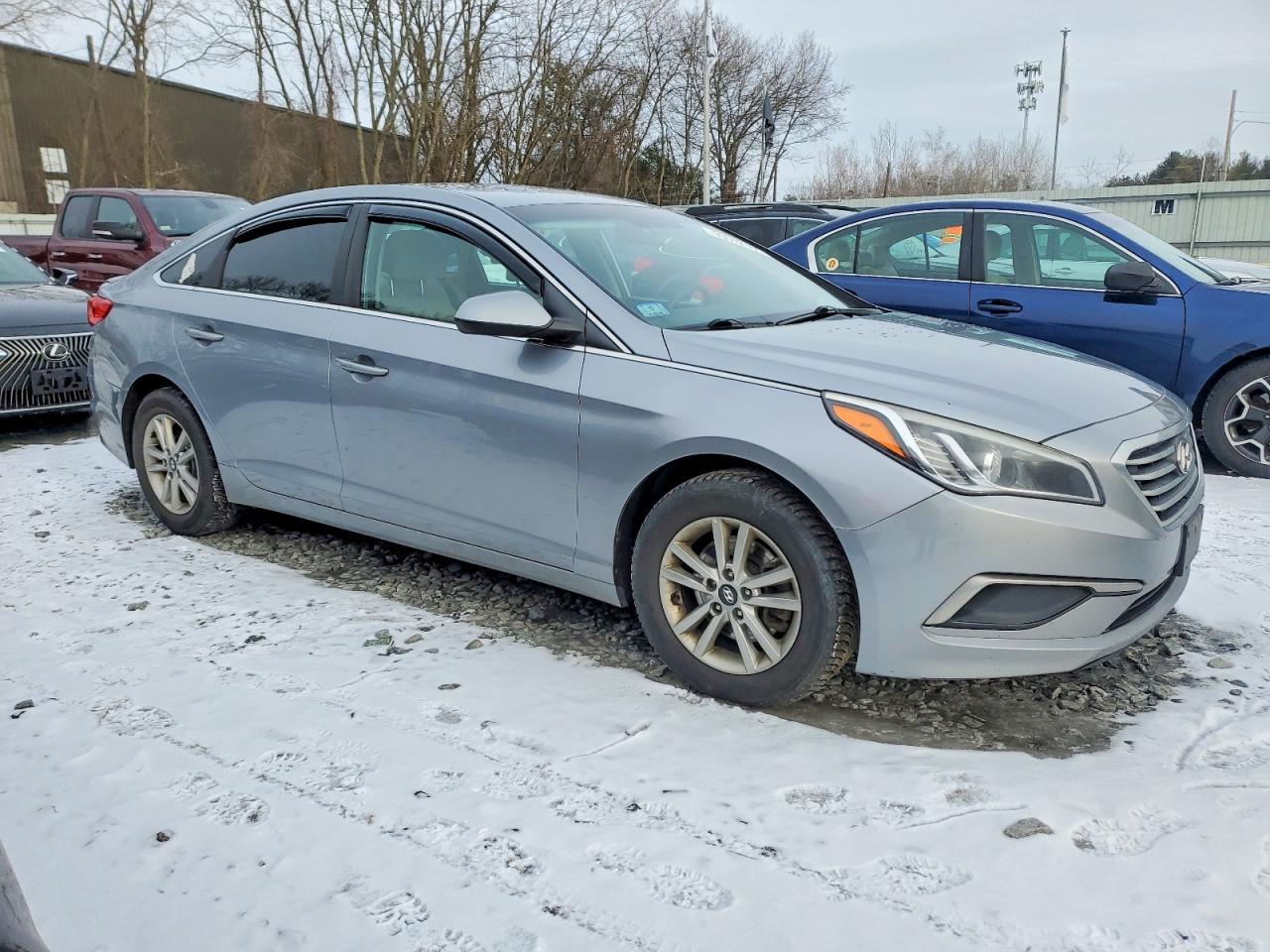 2017 HYUNDAI SONATA SE photo 4