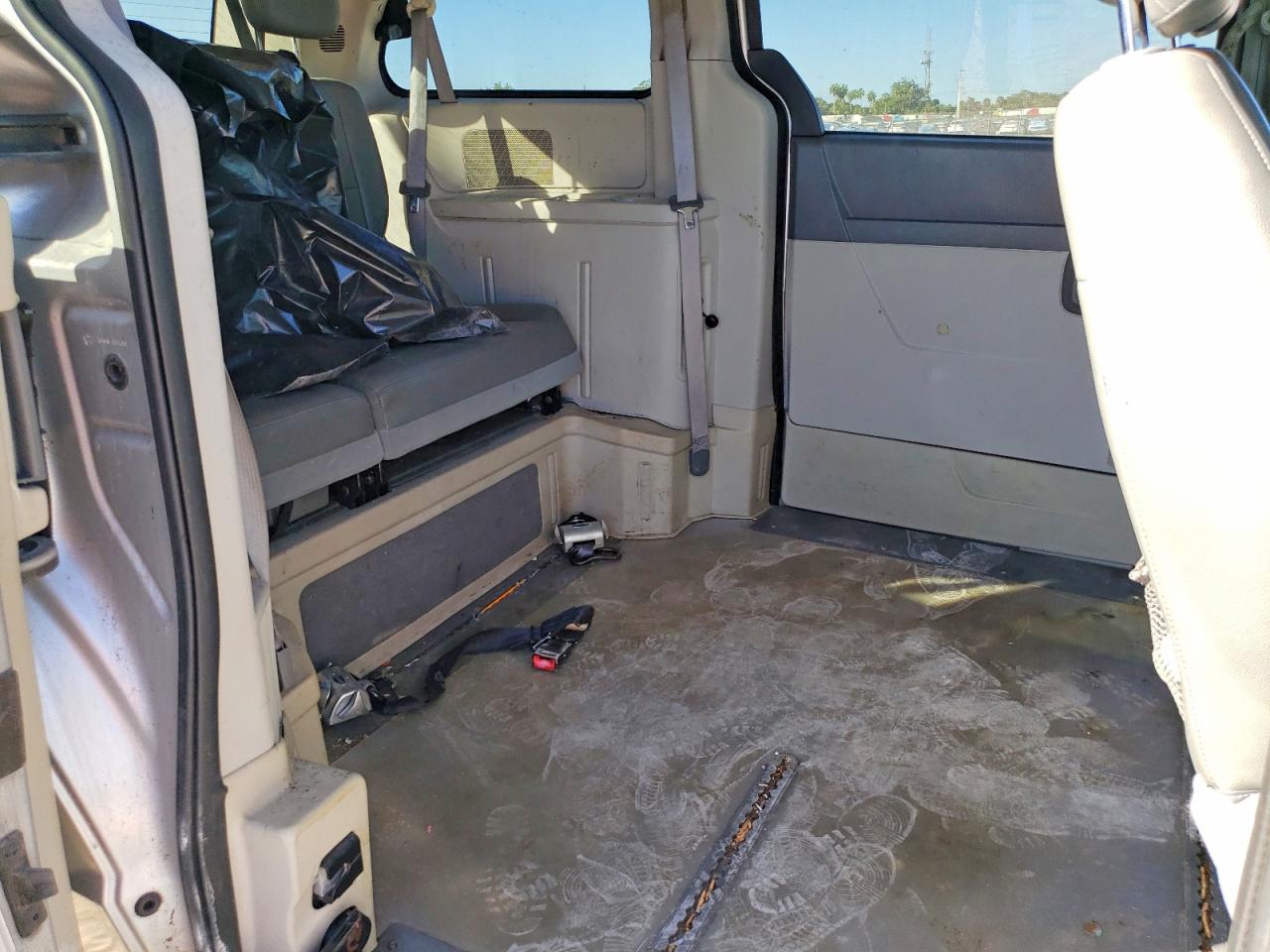 2010 DODGE GRAND CARAVAN SXT photo 10