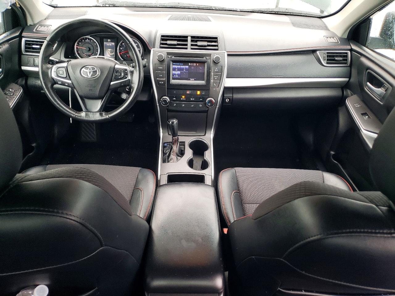 2017 TOYOTA CAMRY LE photo 8