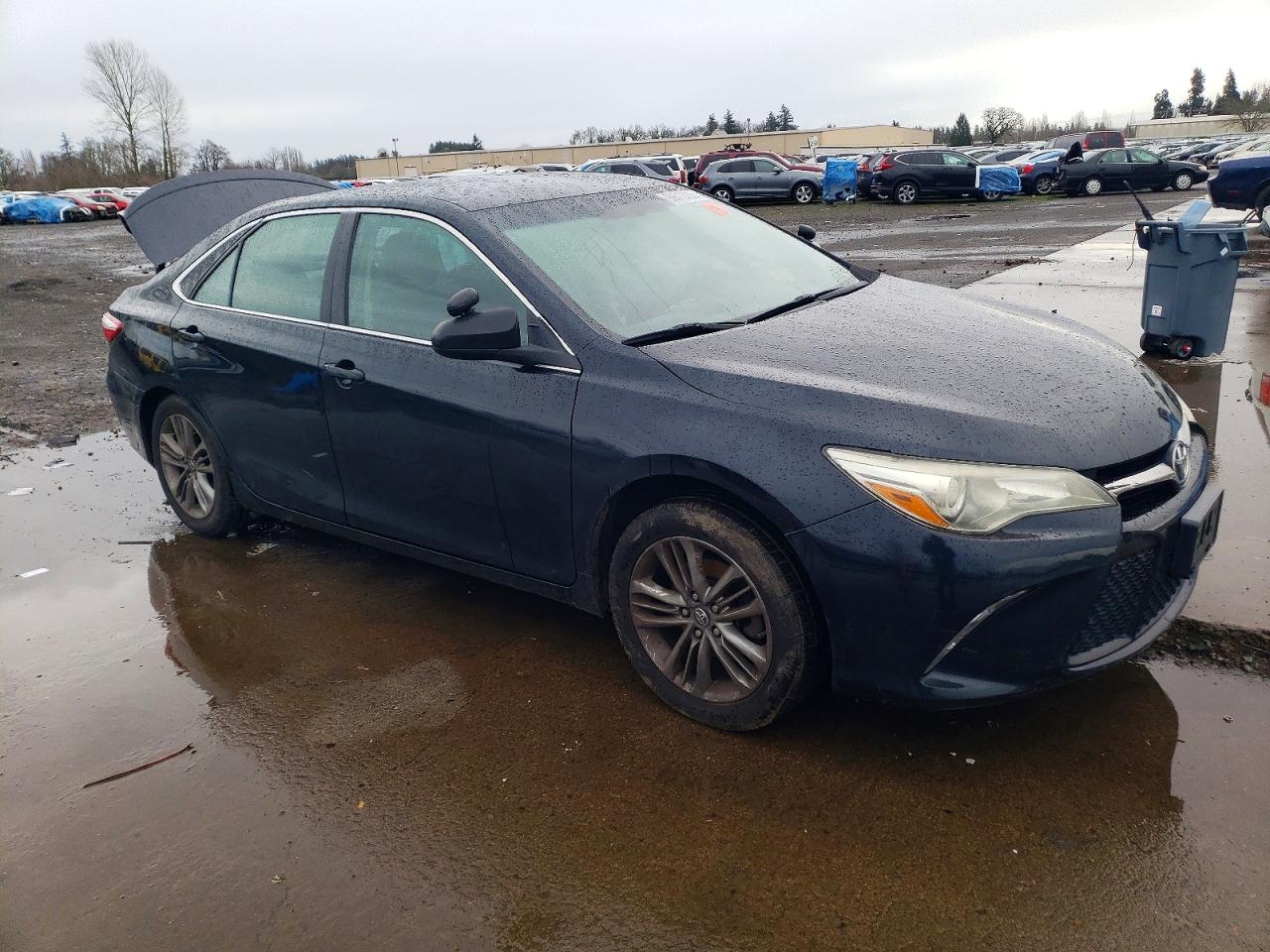 2017 TOYOTA CAMRY LE photo 4