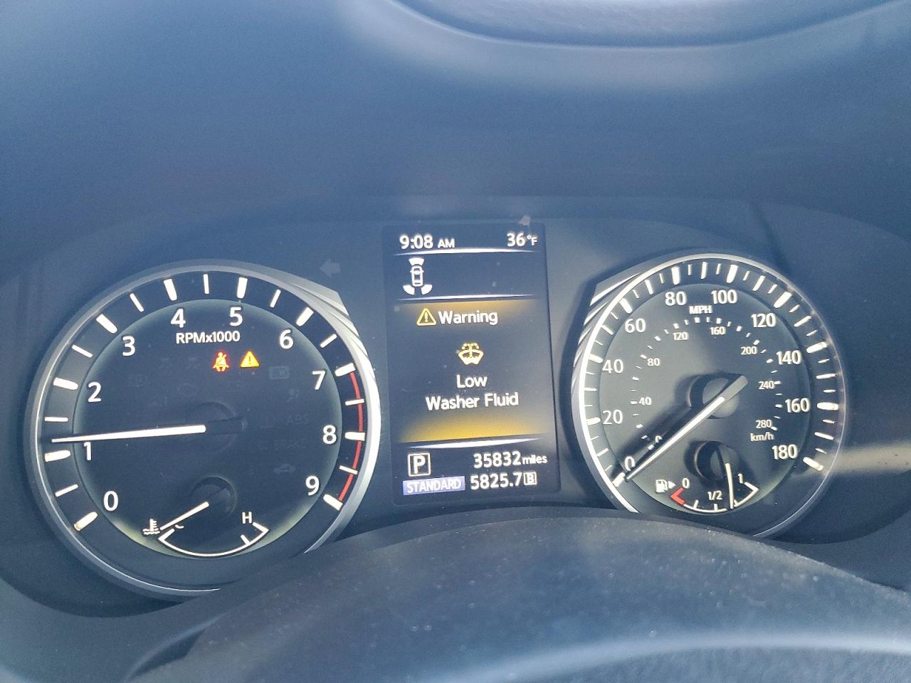 2018 INFINITI Q50 LUXE photo 9