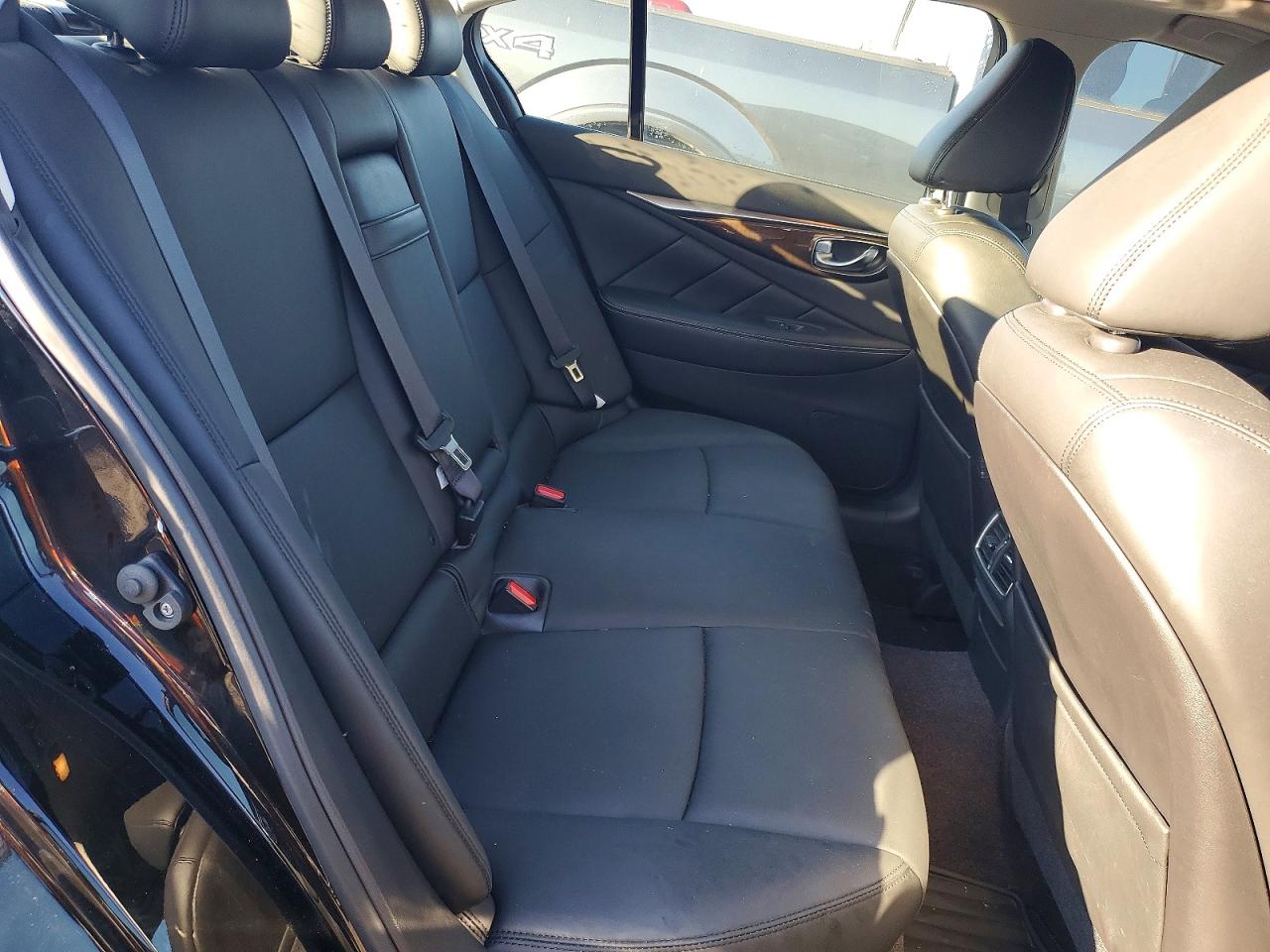 2018 INFINITI Q50 LUXE photo 10