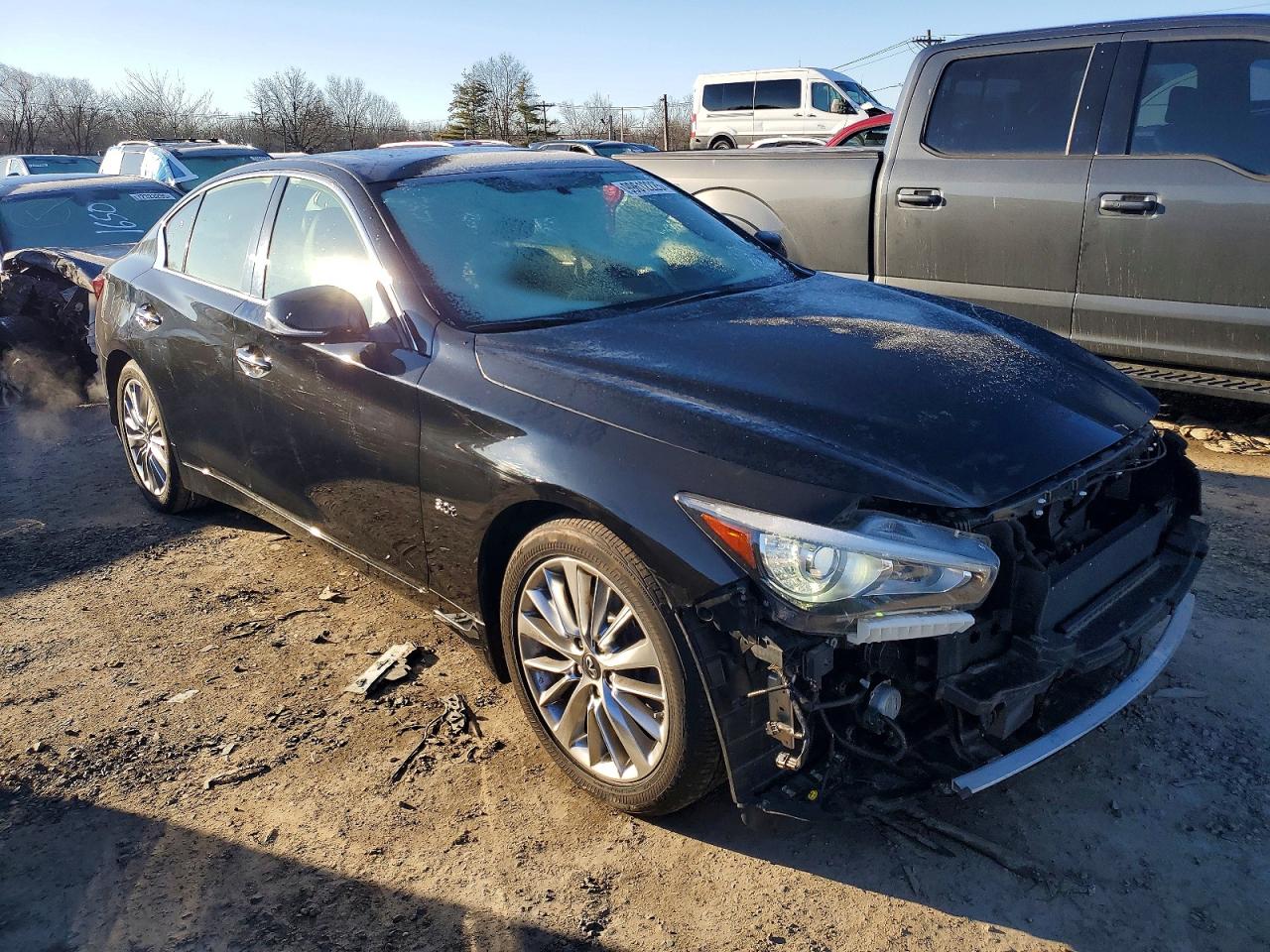 2018 INFINITI Q50 LUXE photo 4