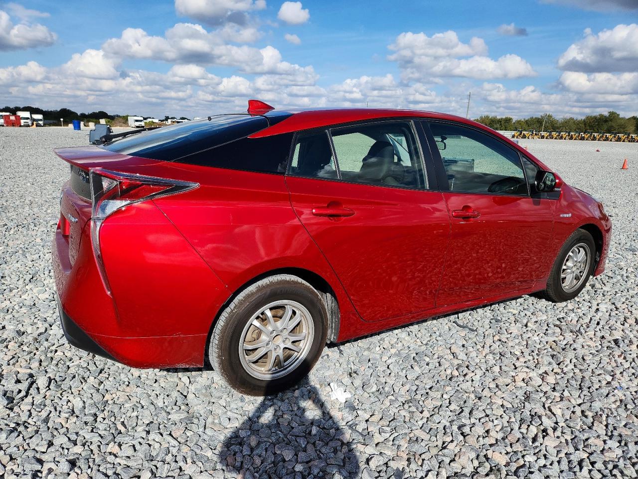 2016 TOYOTA PRIUS photo 3