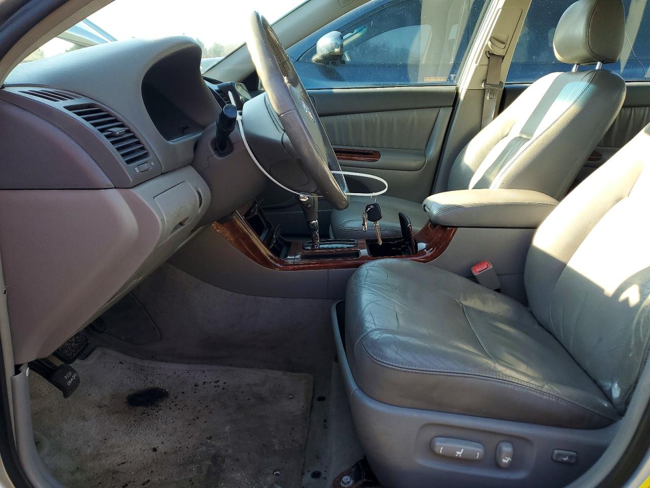 2005 TOYOTA CAMRY LE photo 19
