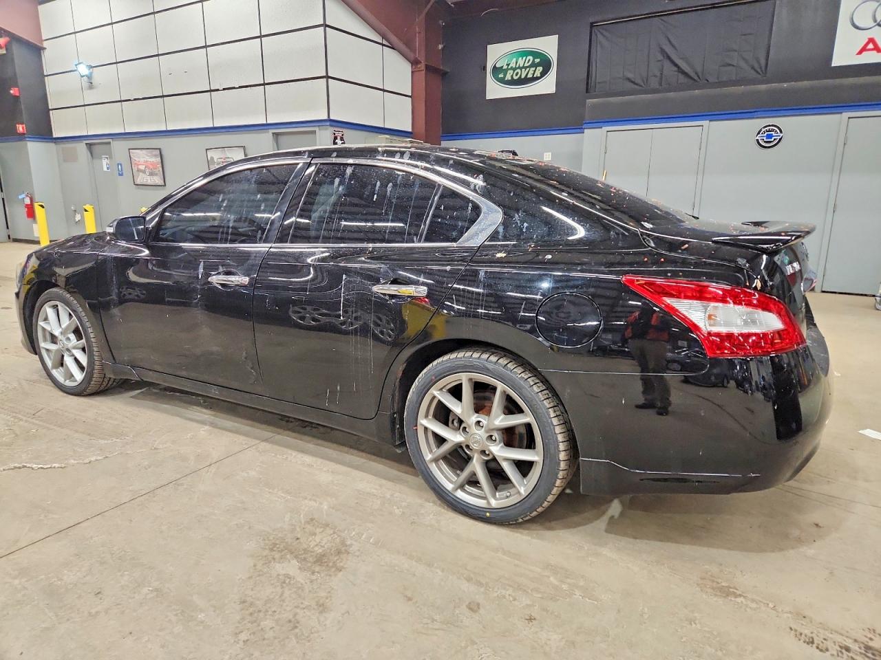 2011 NISSAN MAXIMA S photo 2