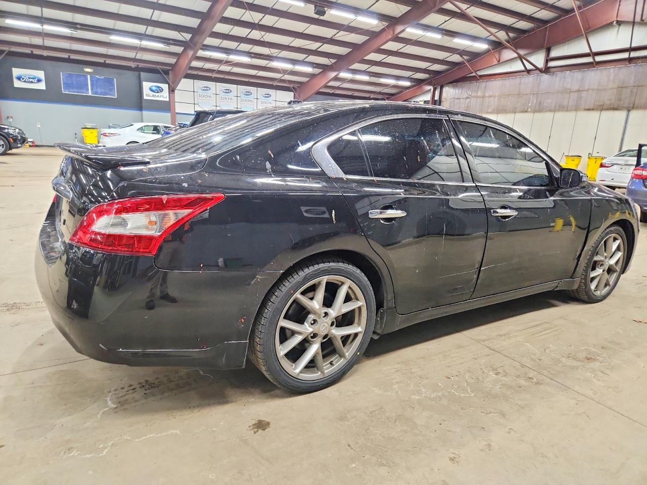 2011 NISSAN MAXIMA S photo 3