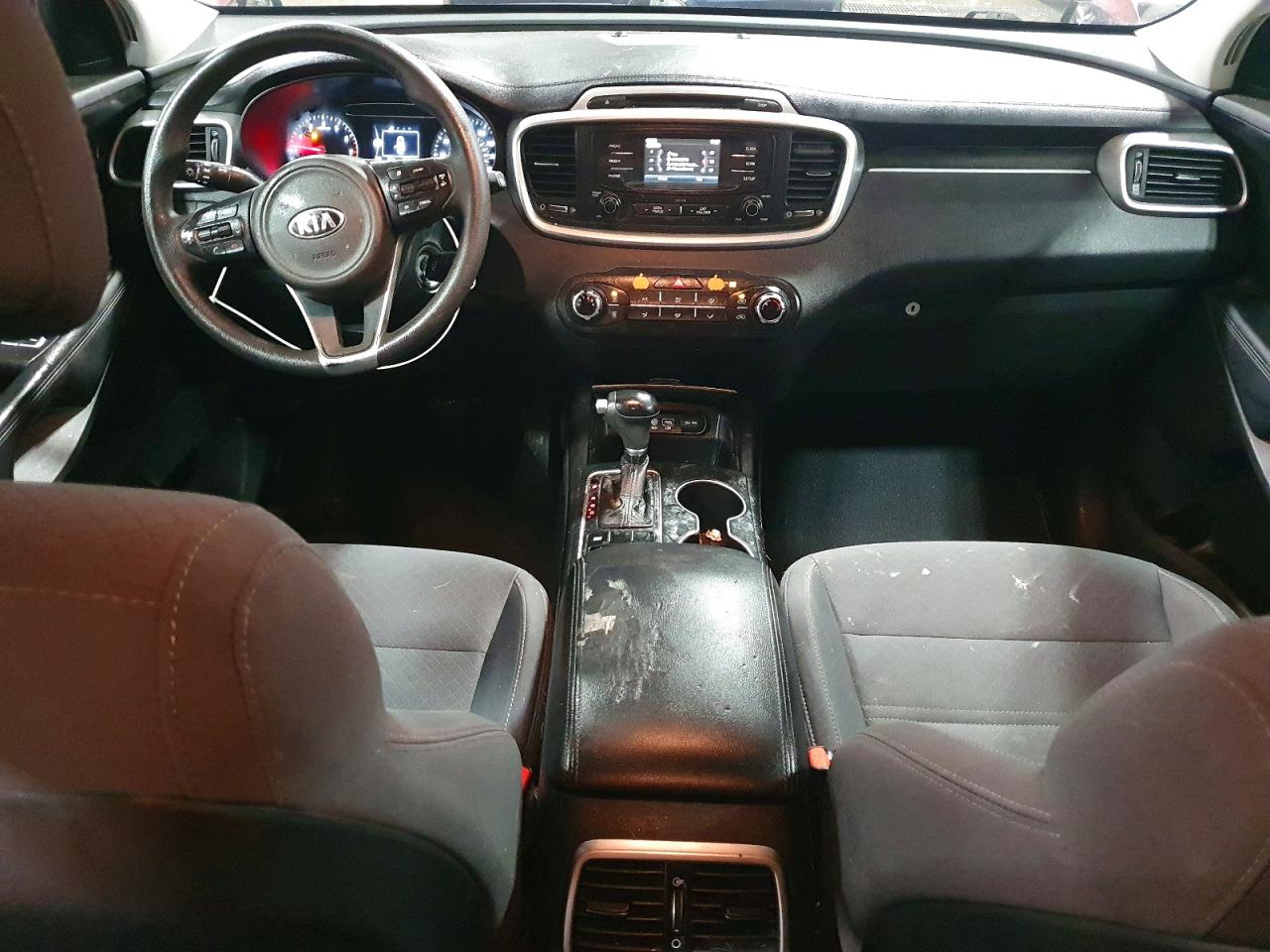 2017 KIA SORENTO LX photo 8