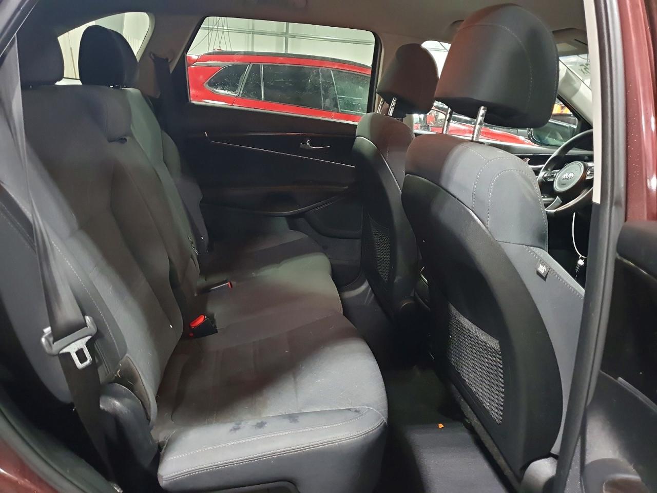 2017 KIA SORENTO LX photo 11