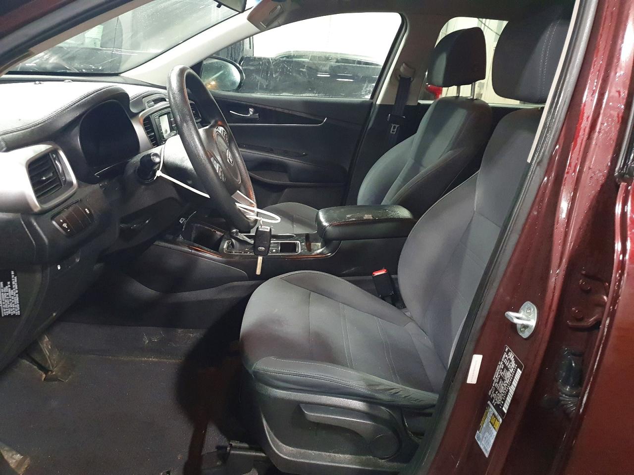 2017 KIA SORENTO LX photo 7