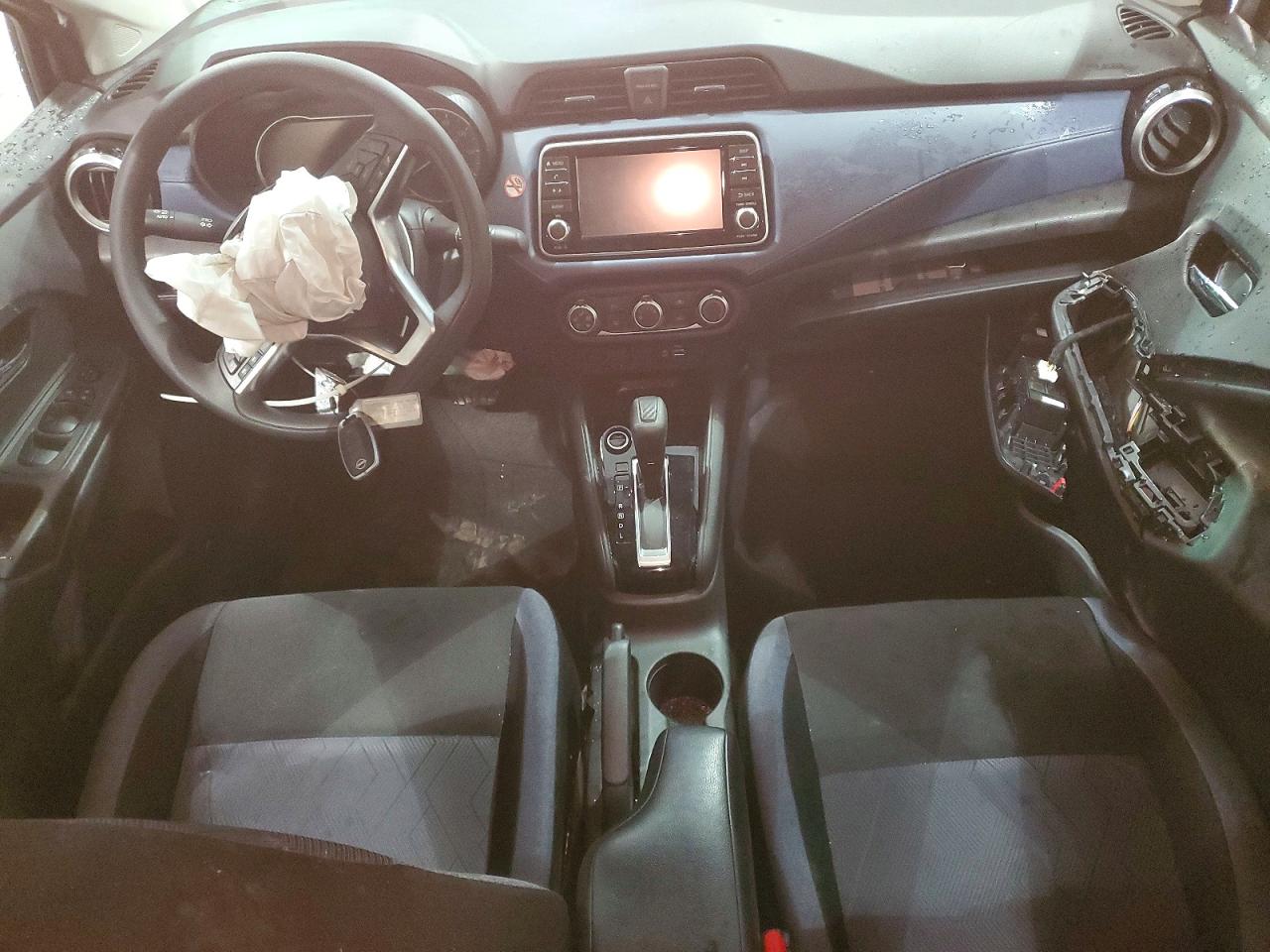 2025 NISSAN VERSA SV photo 8