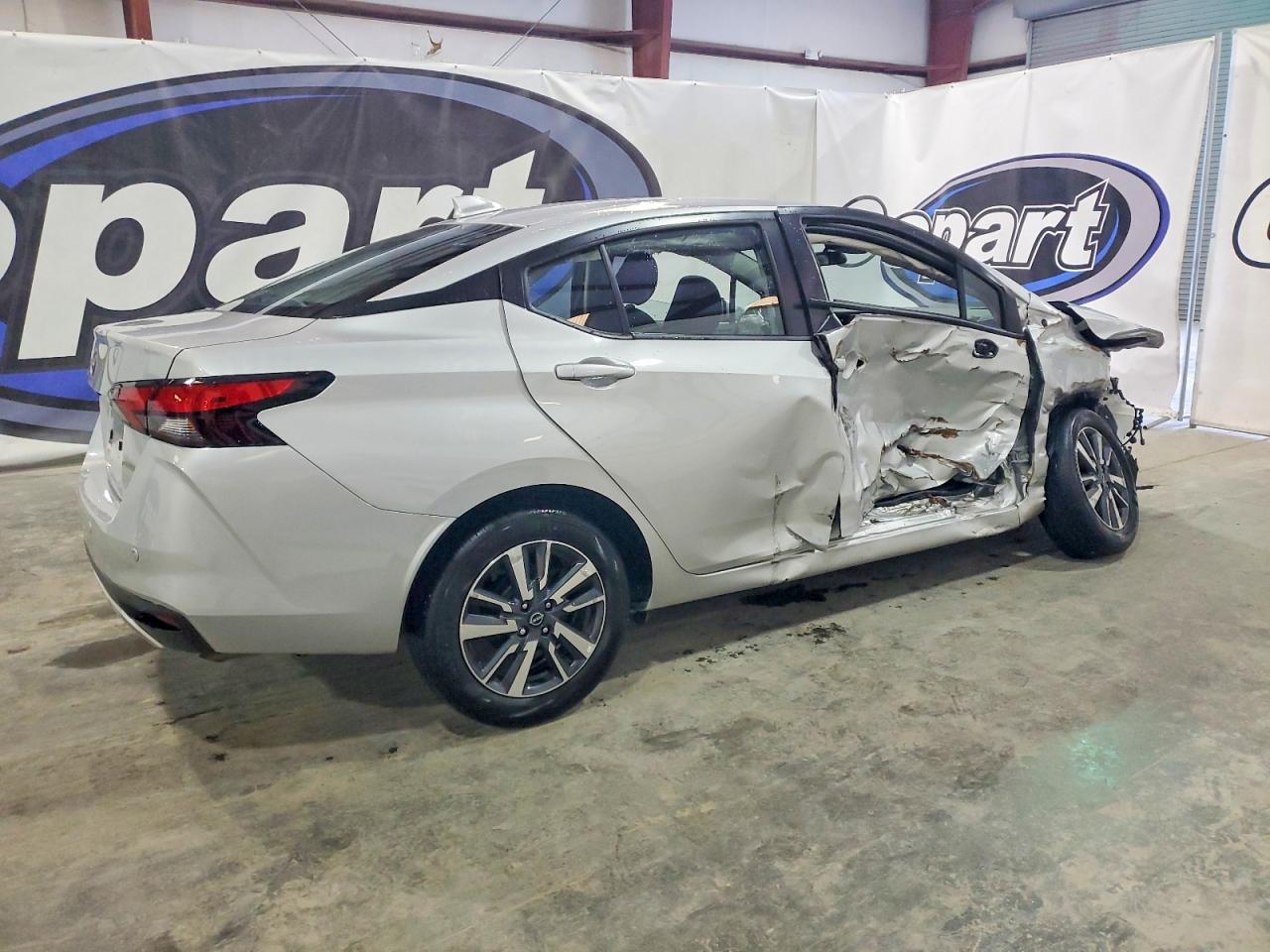 2025 NISSAN VERSA SV photo 3
