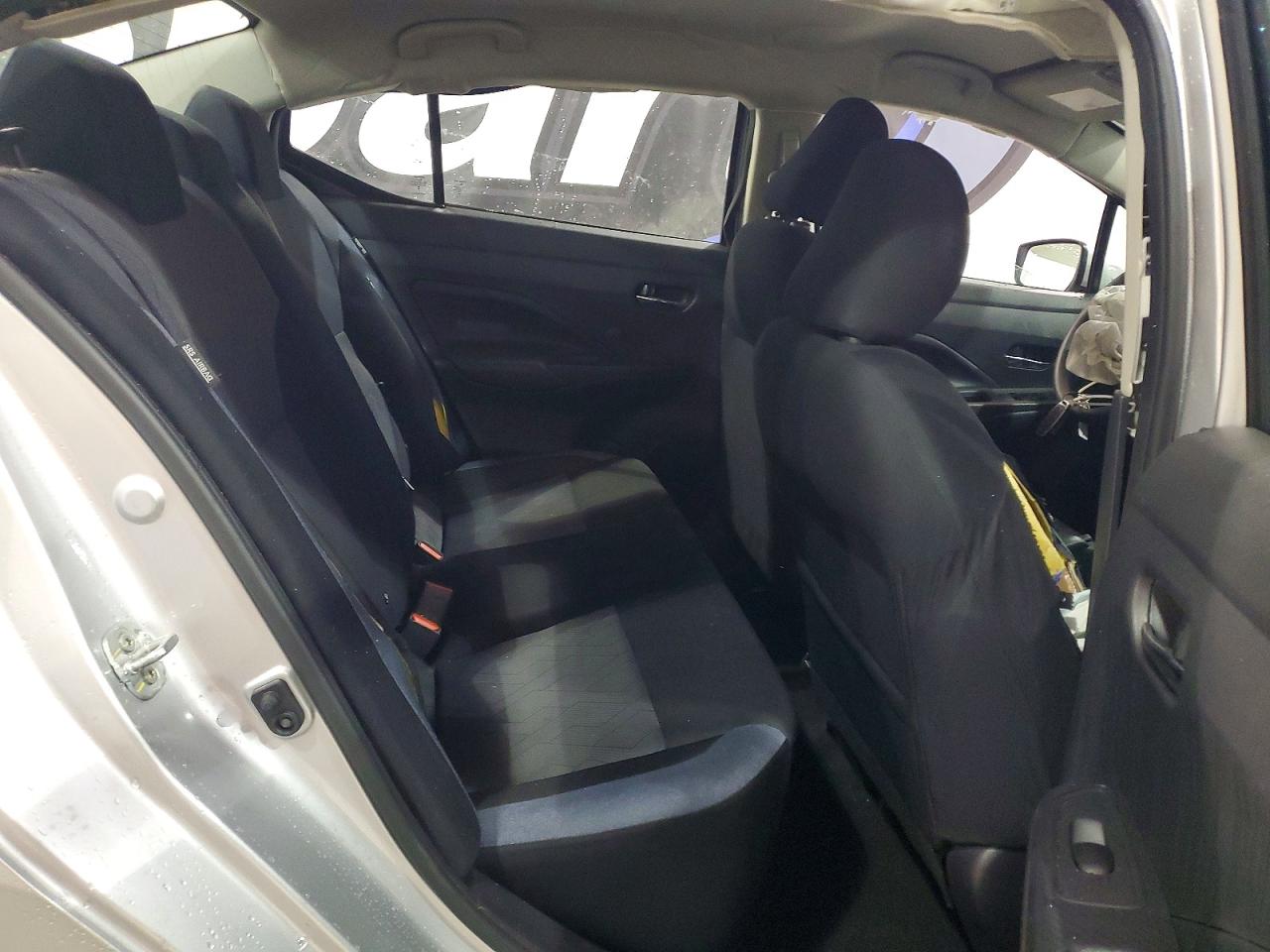 2025 NISSAN VERSA SV photo 10