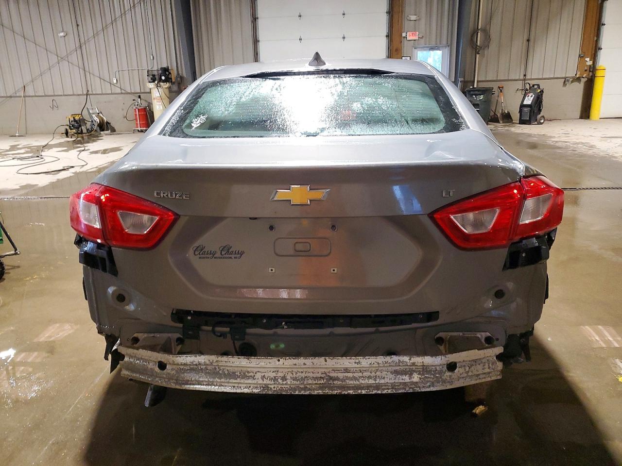 2017 CHEVROLET CRUZE LT photo 6