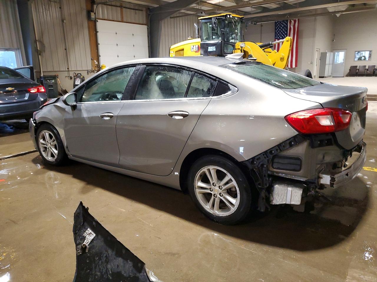 2017 CHEVROLET CRUZE LT photo 2