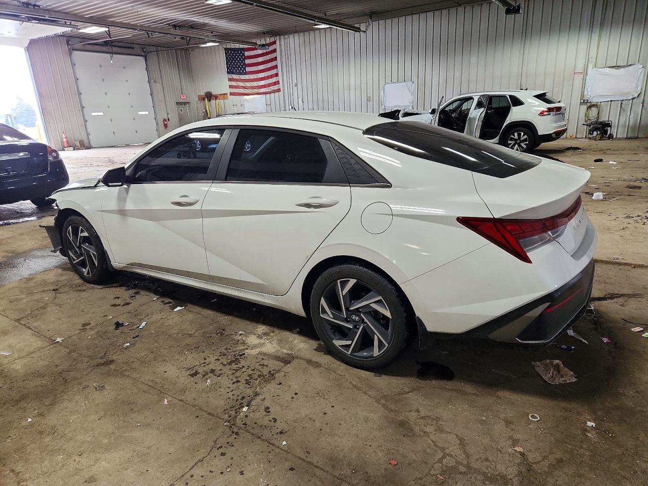 2025 HYUNDAI ELANTRA LIMITED photo 2