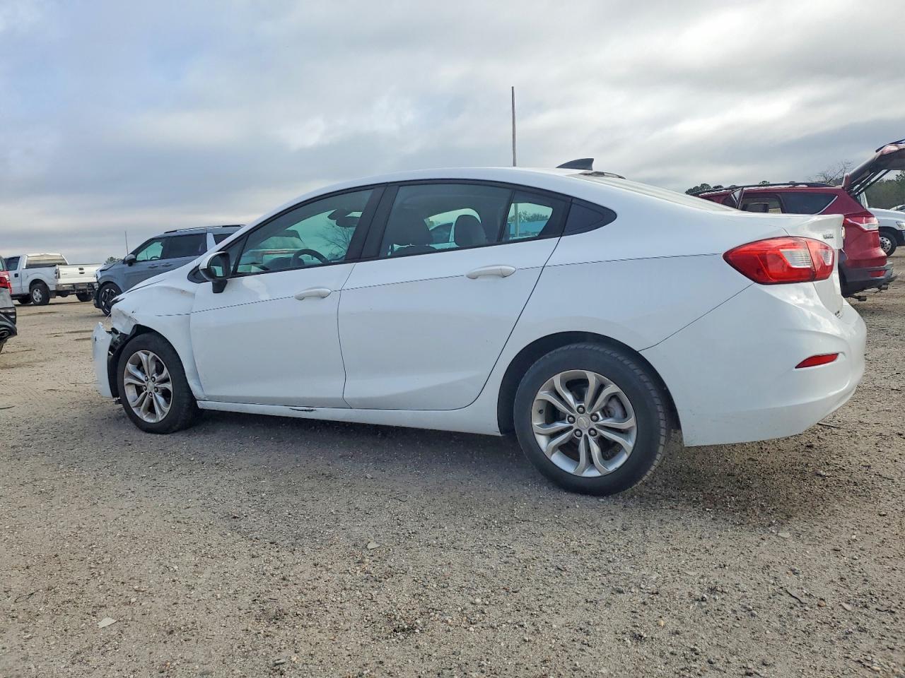 2019 CHEVROLET CRUZE LS photo 2