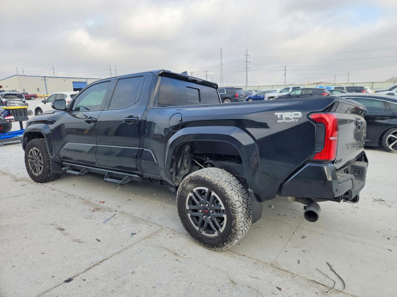 2024 TOYOTA TACOMA DOUBLE CAB photo 2