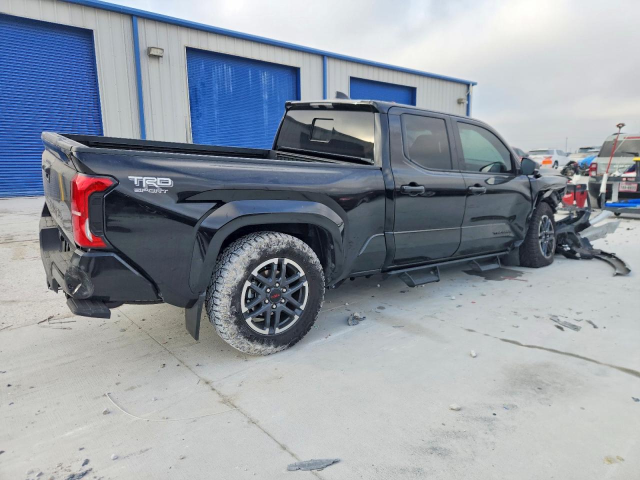 2024 TOYOTA TACOMA DOUBLE CAB photo 3