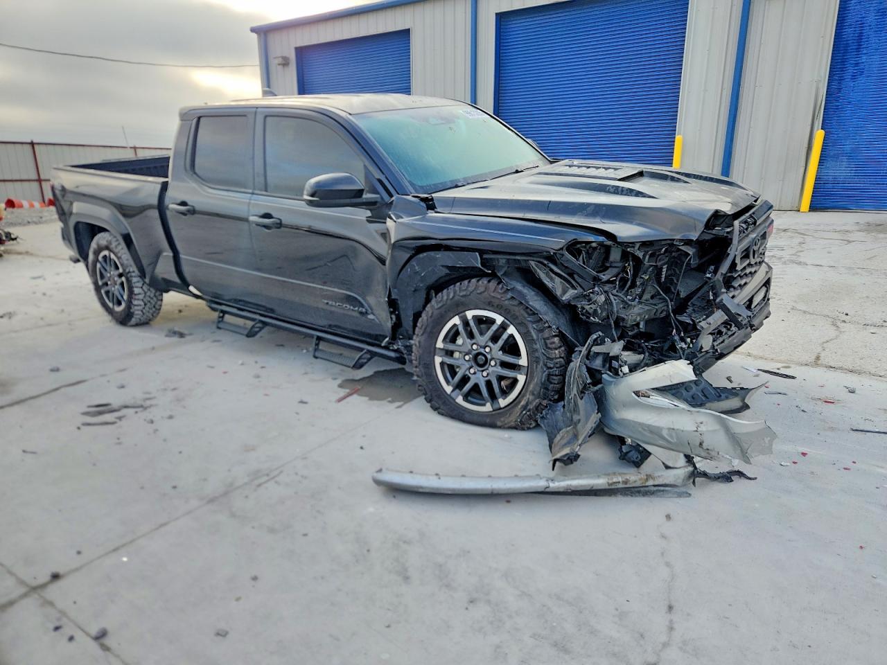 2024 TOYOTA TACOMA DOUBLE CAB photo 4