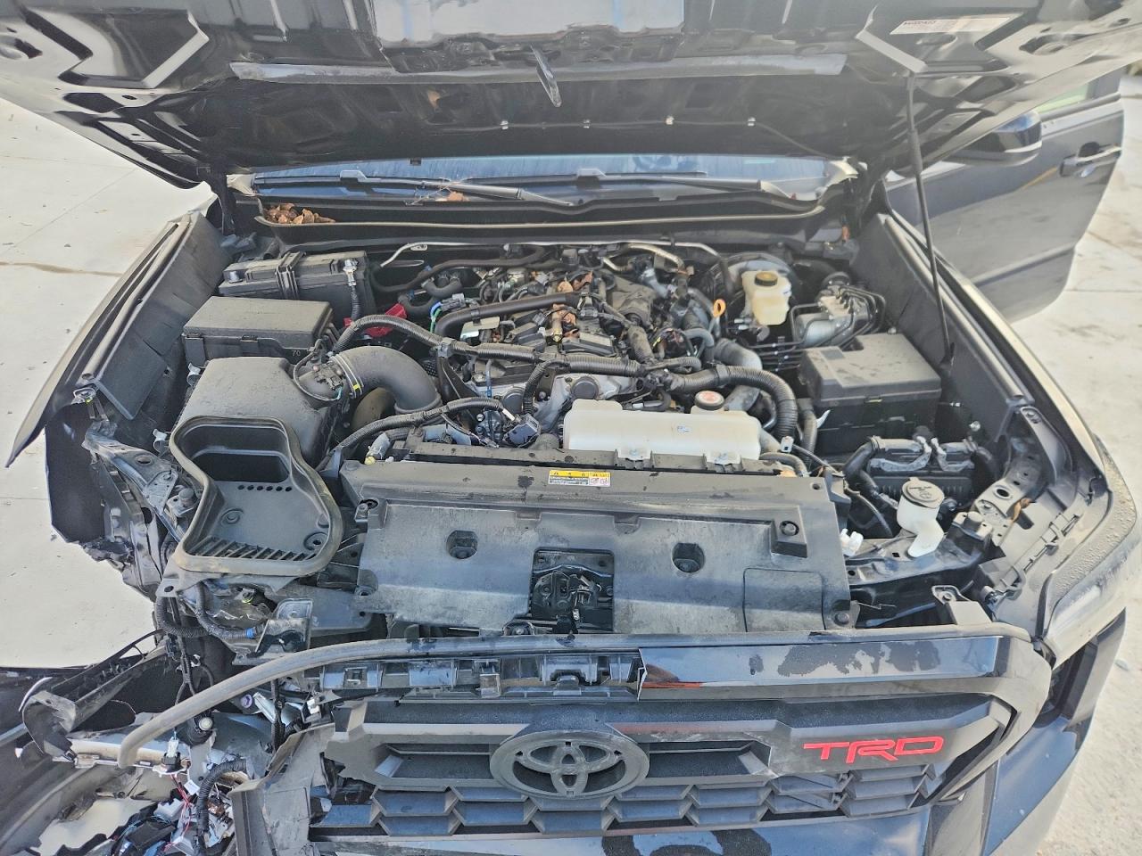 2024 TOYOTA TACOMA DOUBLE CAB photo 11