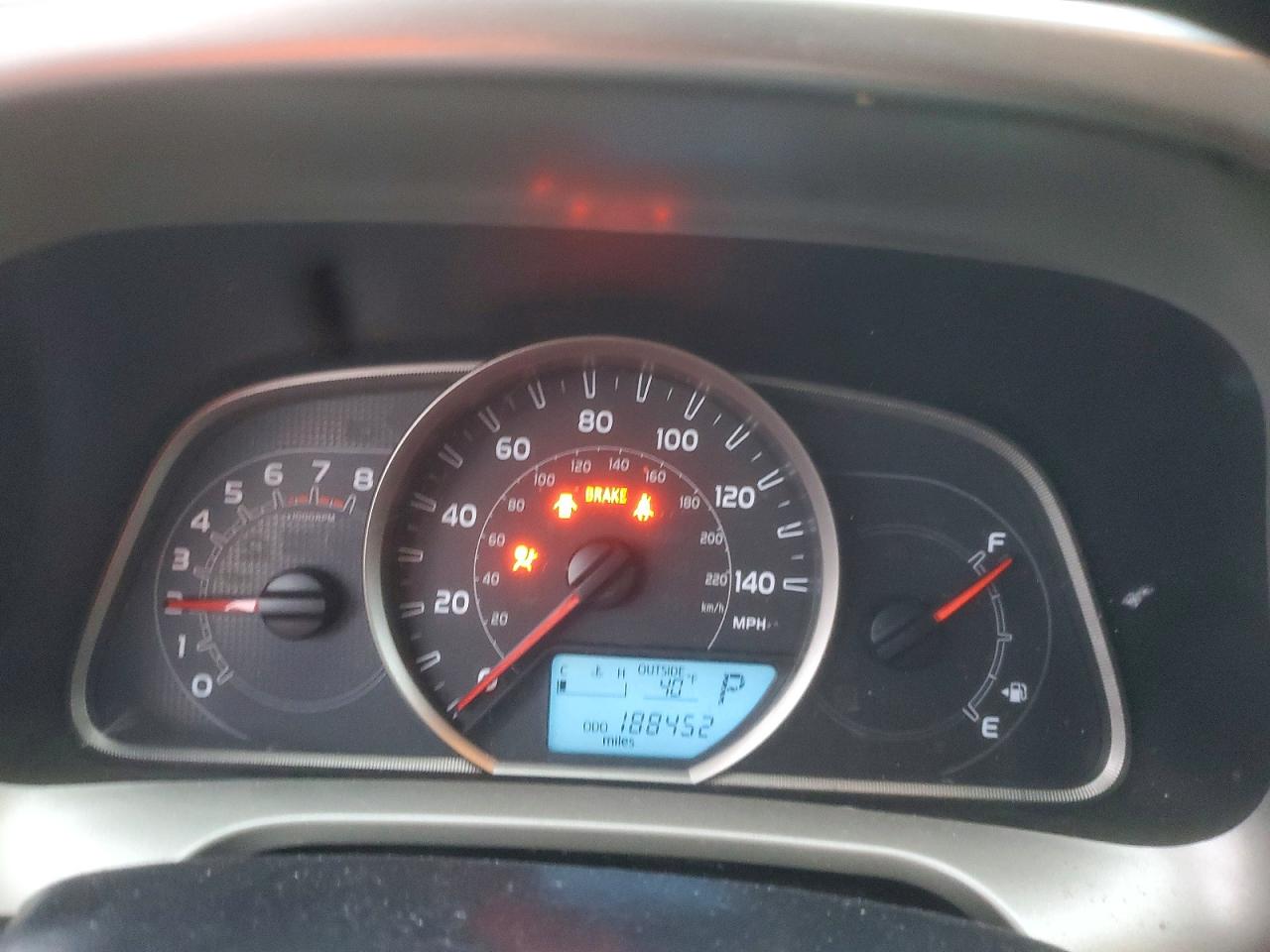 2015 TOYOTA RAV4 XLE photo 9