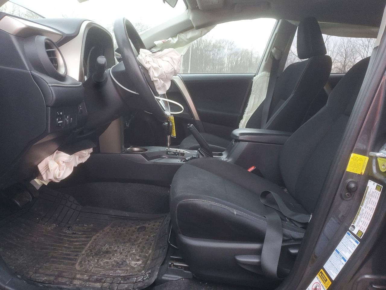 2015 TOYOTA RAV4 XLE photo 7