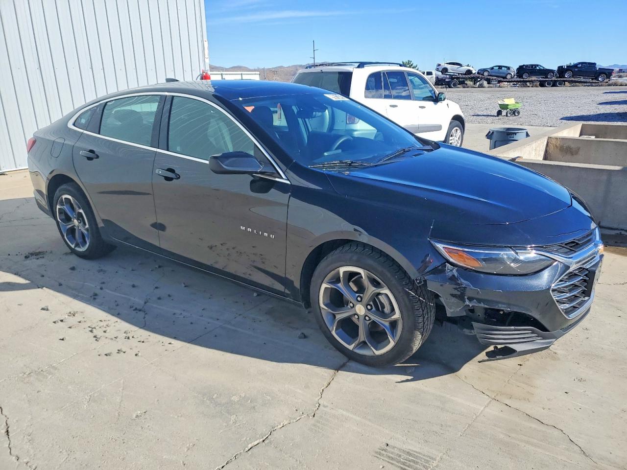 2023 CHEVROLET MALIBU LT photo 4