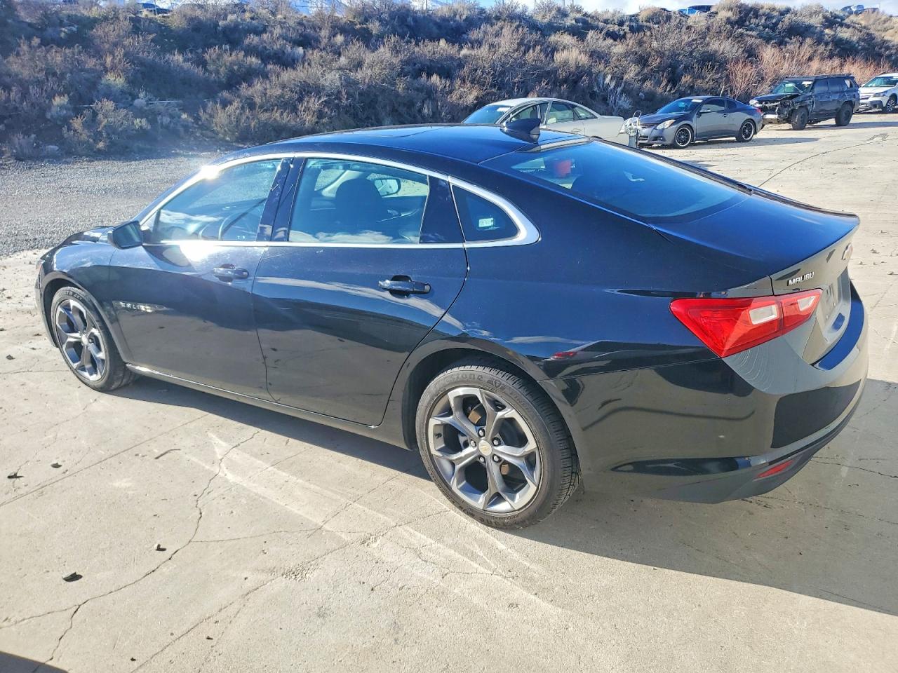 2023 CHEVROLET MALIBU LT photo 2