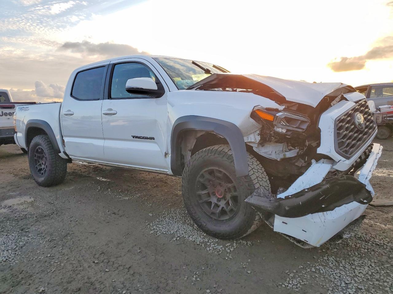 2022 TOYOTA TACOMA DOUBLE CAB photo 4