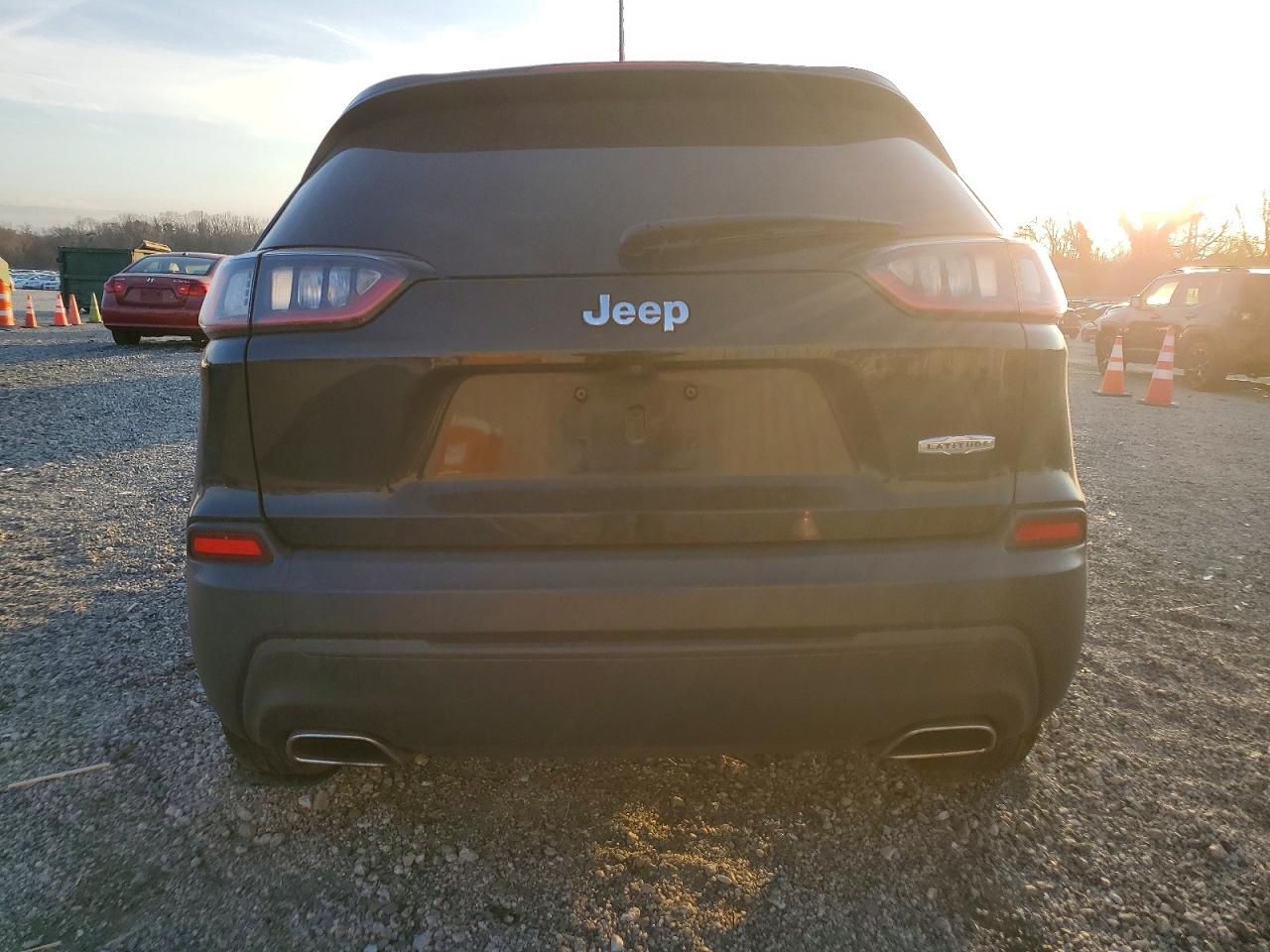 2019 JEEP CHEROKEE LATITUDE photo 16