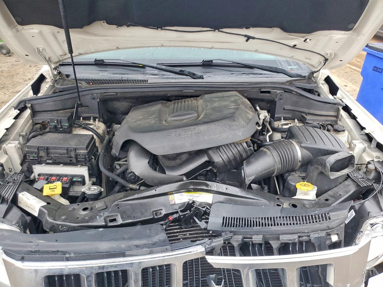 2011 JEEP GRAND CHEROKEE LIMITED photo 12