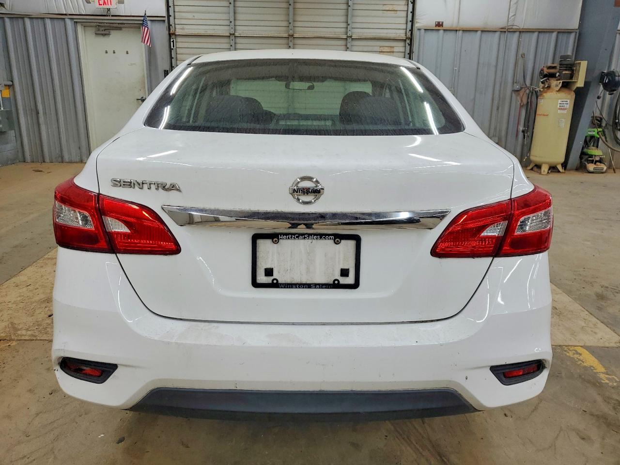 2016 NISSAN SENTRA S photo 6