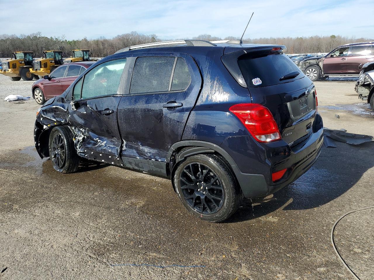 2022 CHEVROLET TRAX 1LT photo 2