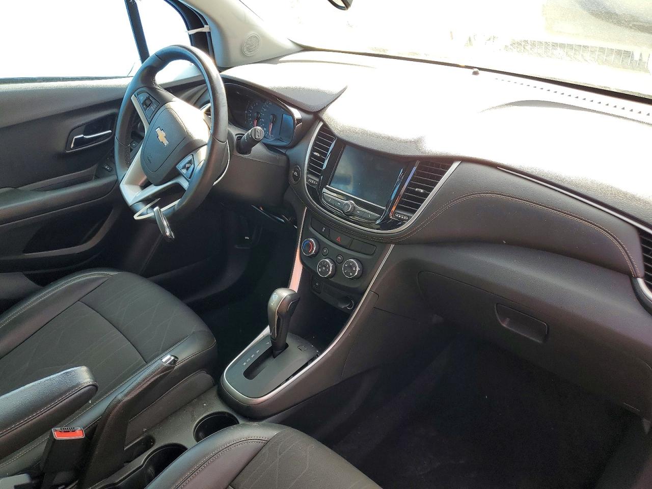 2022 CHEVROLET TRAX 1LT photo 7
