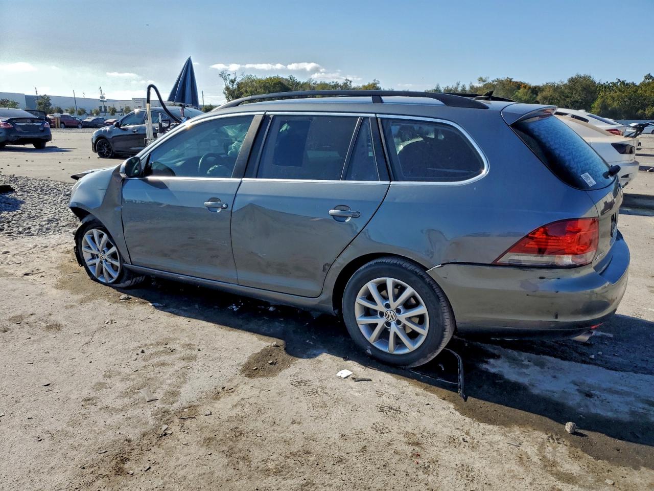 2014 VOLKSWAGEN JETTA S photo 2