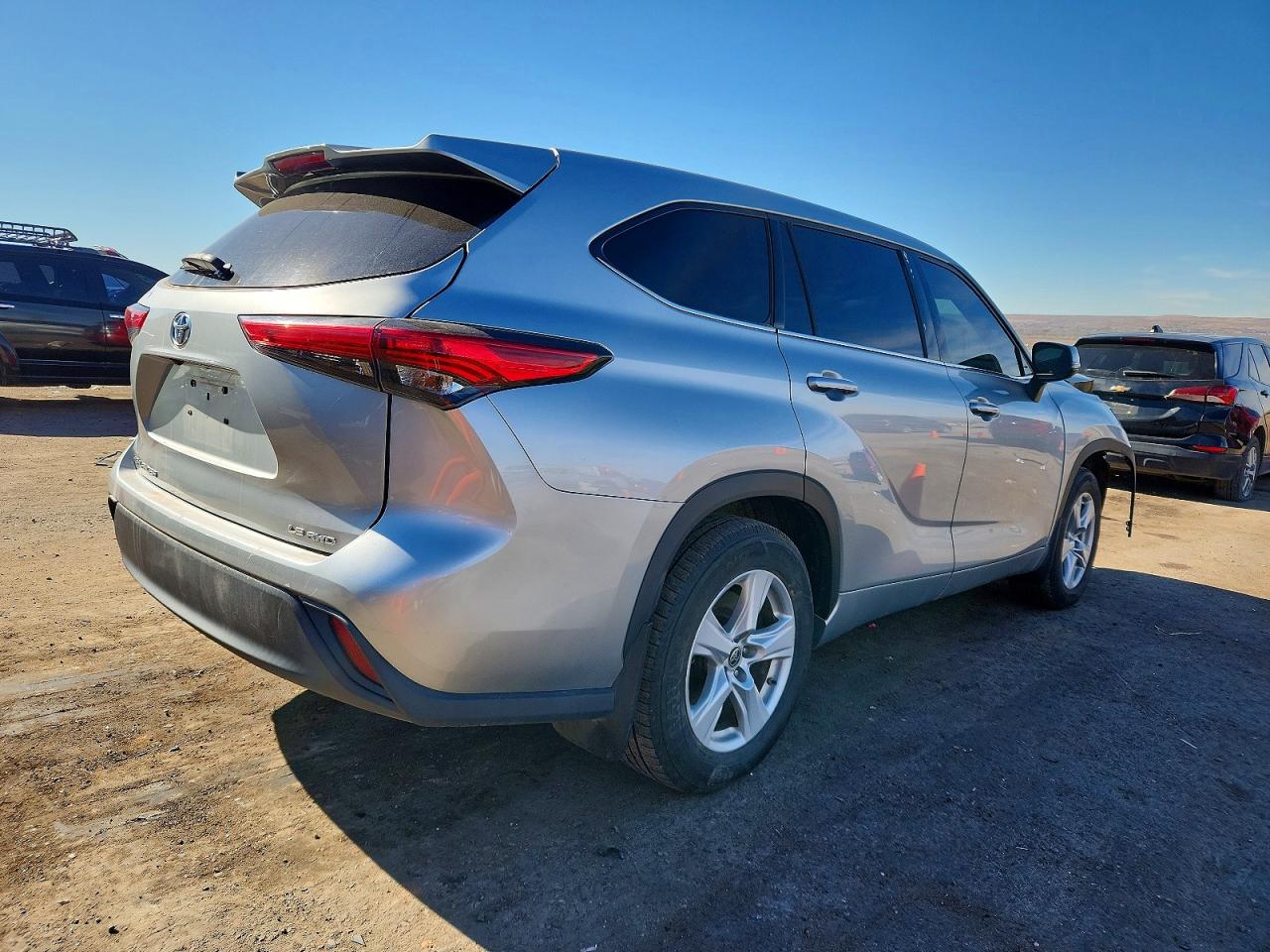 2021 TOYOTA HIGHLANDER L photo 3